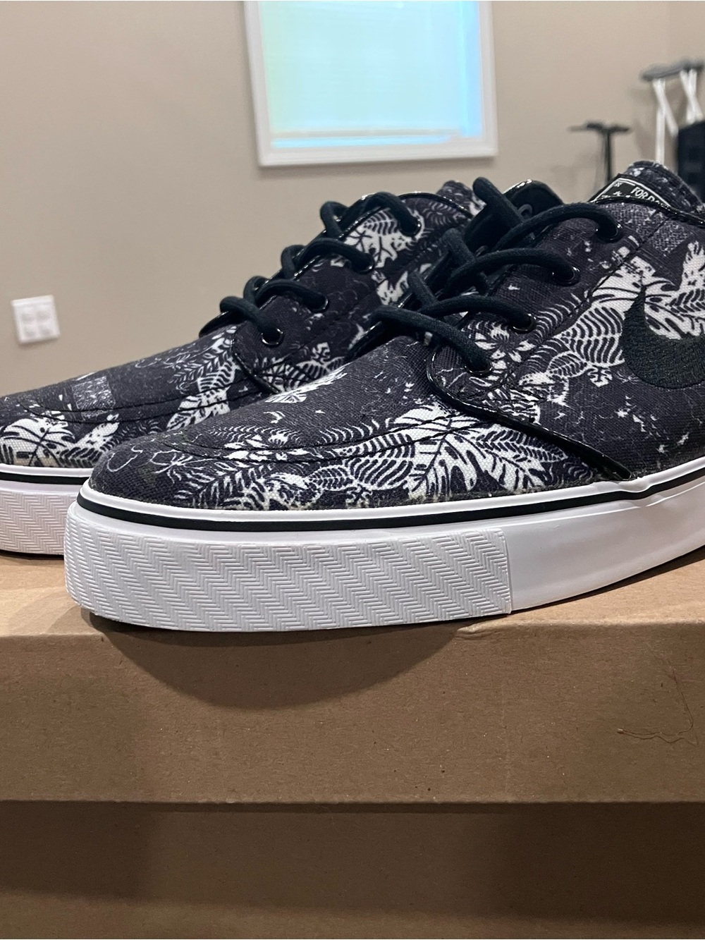 Nike SB Janoski Black and White Floral